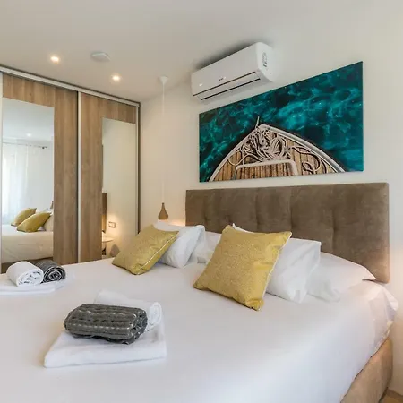 Lux Center| En Bathroom| Balcony * Split