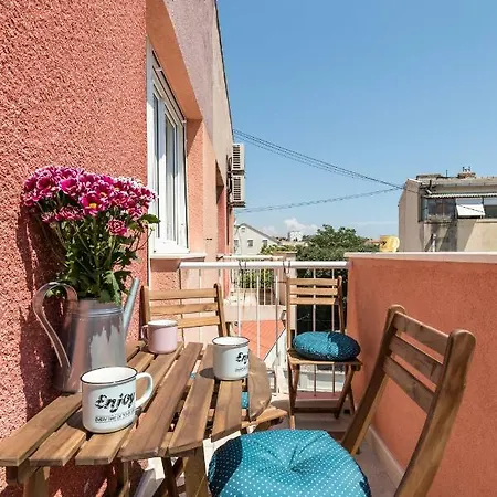 Lux Center| En Bathroom| Balcony Appartement *